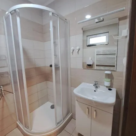 Helena Pod Klínovcem Apartamento *